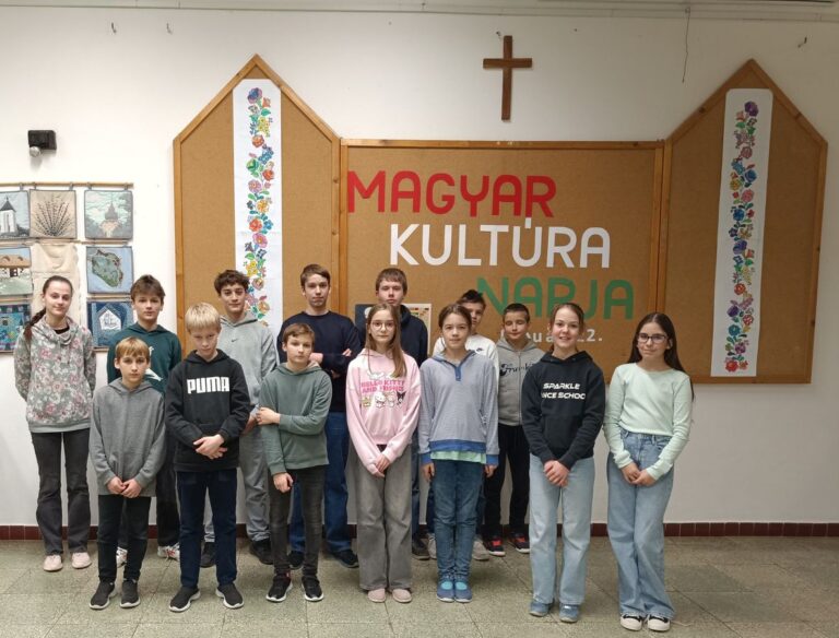 Javában zajlanak a matematika versenyek